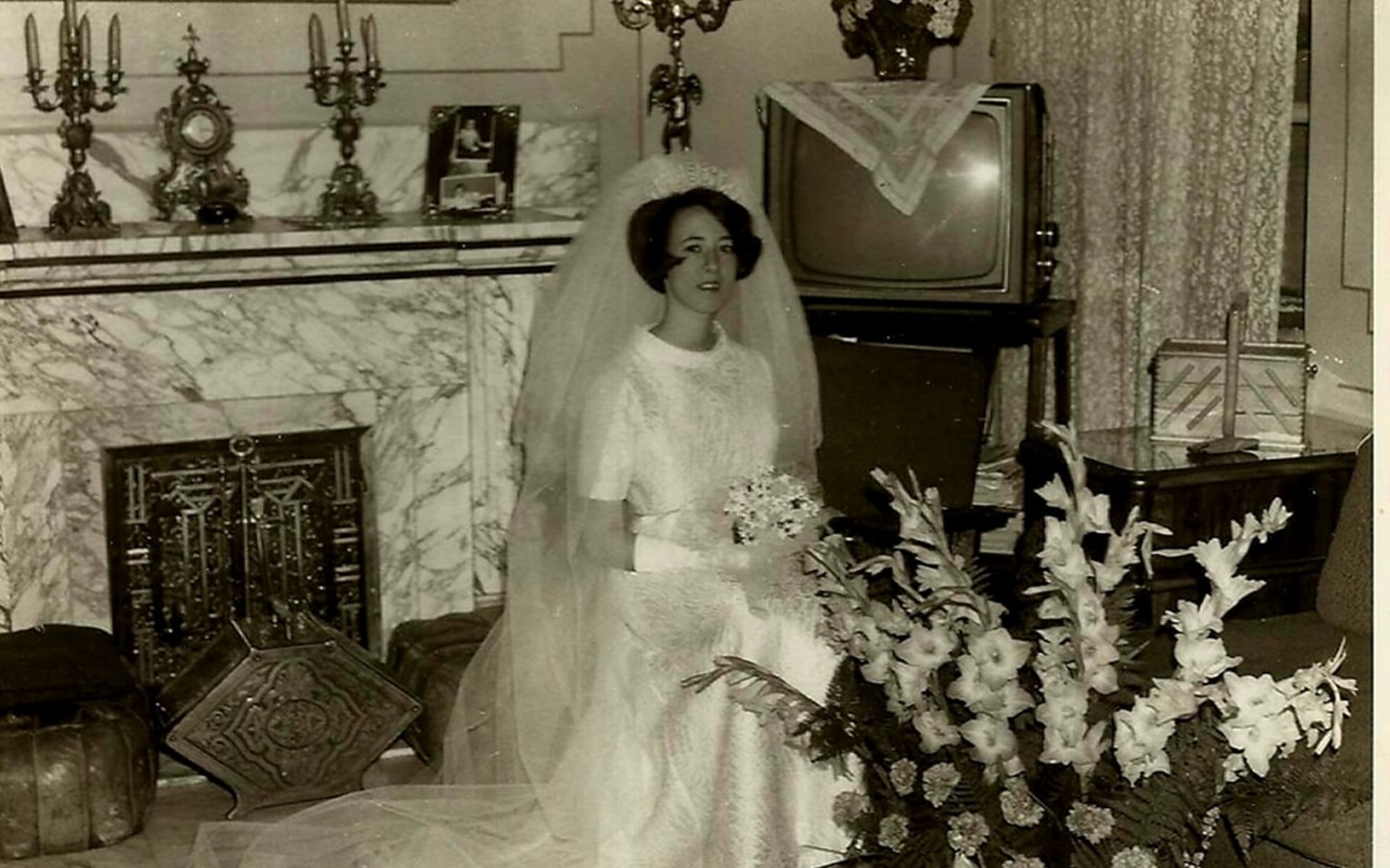 الأنسة منى صادر في يوم زفافها في حلب عام 1966