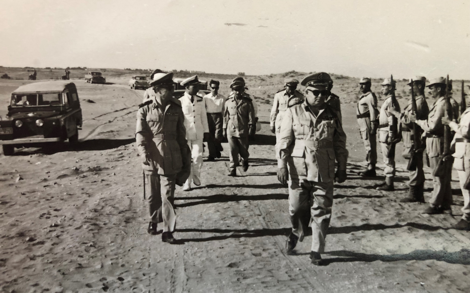 جانب من زيارة الفريق جمال الفيصل قائد الجيش لمعسكر الفتوة باللاذقية (1)