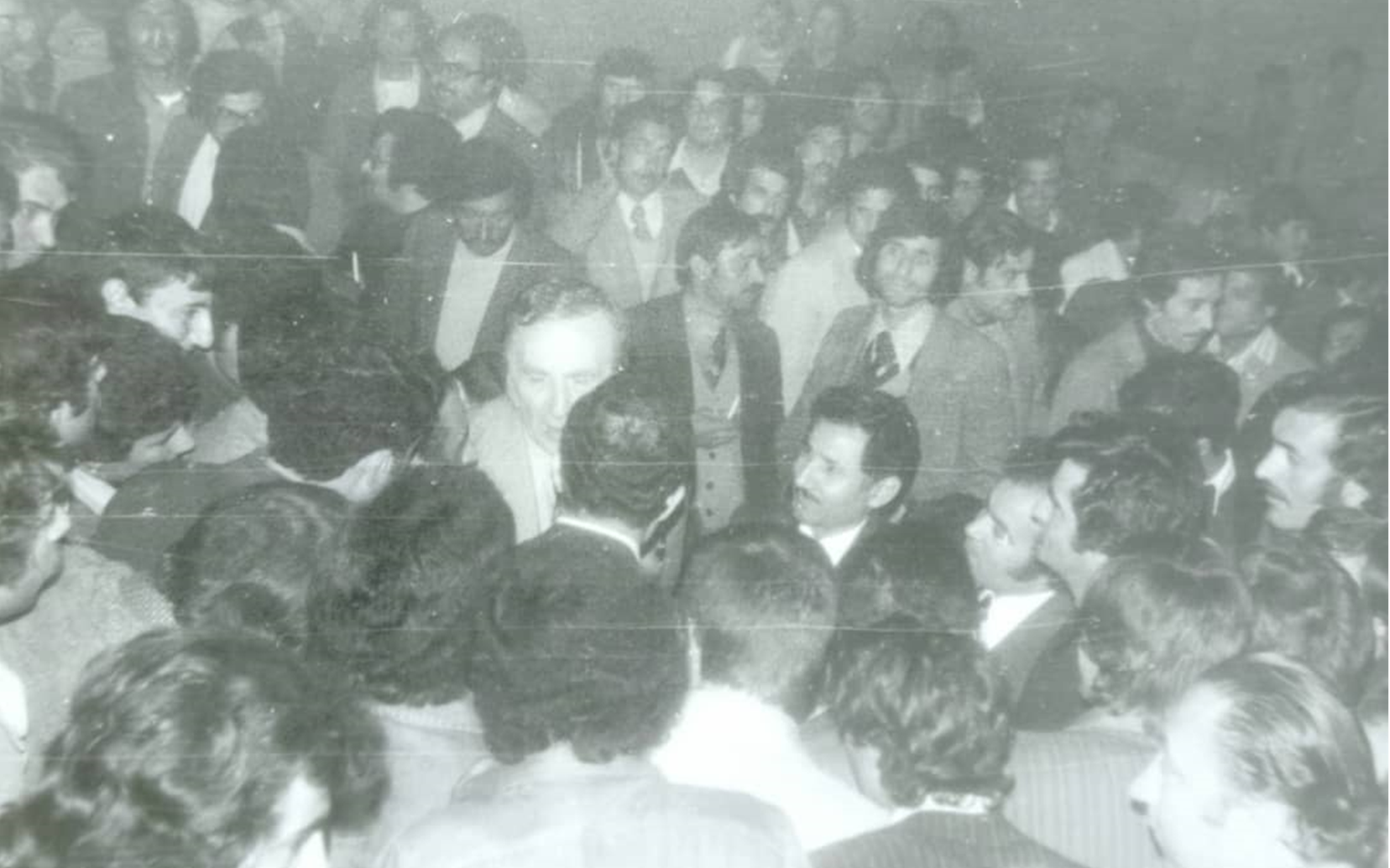 من صور أمسية الشاعر نزار القباني الشعرية في الرقة عام 1979 (14)