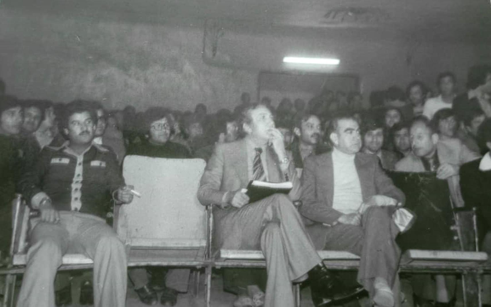 من صور أمسية الشاعر نزار القباني الشعرية في الرقة عام 1979 (6)