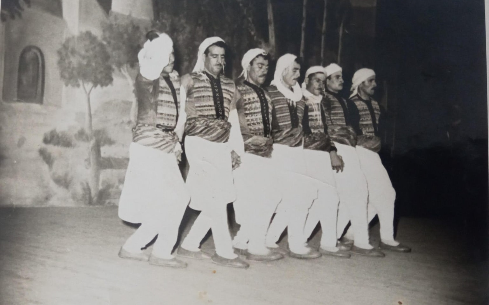 فرقة الفنون الشعبية في إدلب في صالة الحمراء بدمشق عام 1969