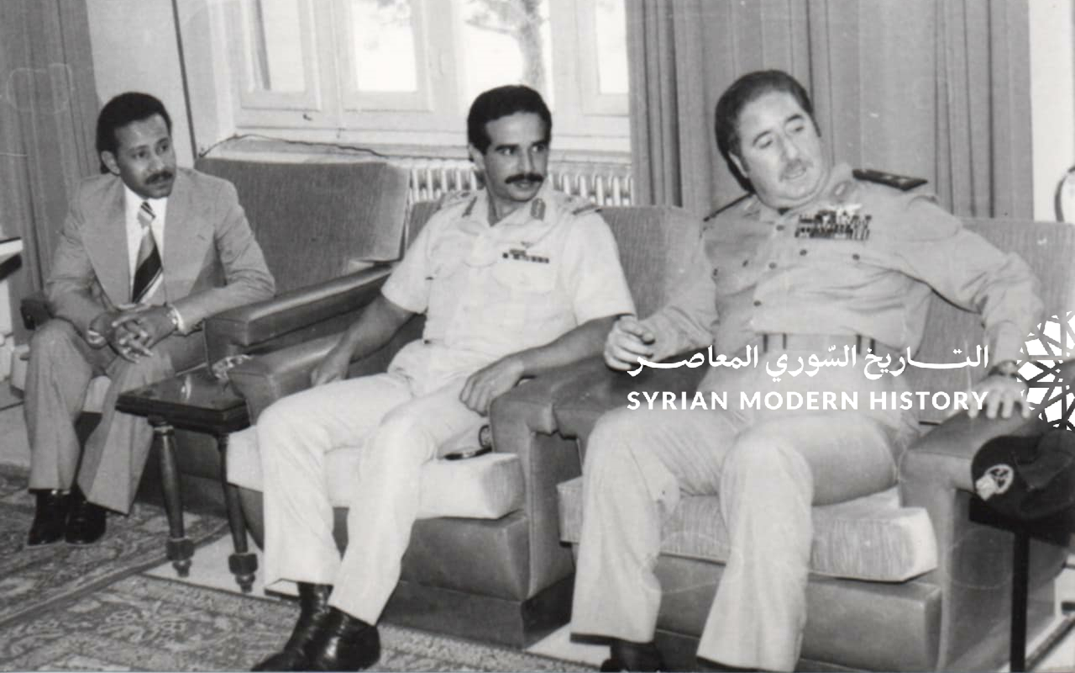 ناجي جميل مع حمد بن عيسى آل خليفة ولي عهد البحرين عام 1976