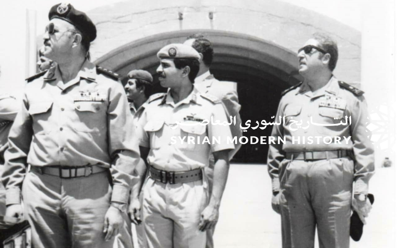 ناجي جميل مع حمد بن عيسى آل خليفة في مطار المزة عام 1976م