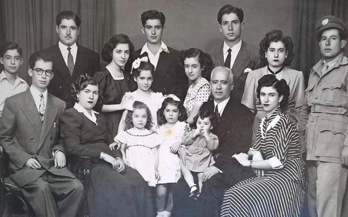 عائلة طاهر دبسي بحلب في أربعينيات القرن العشرين