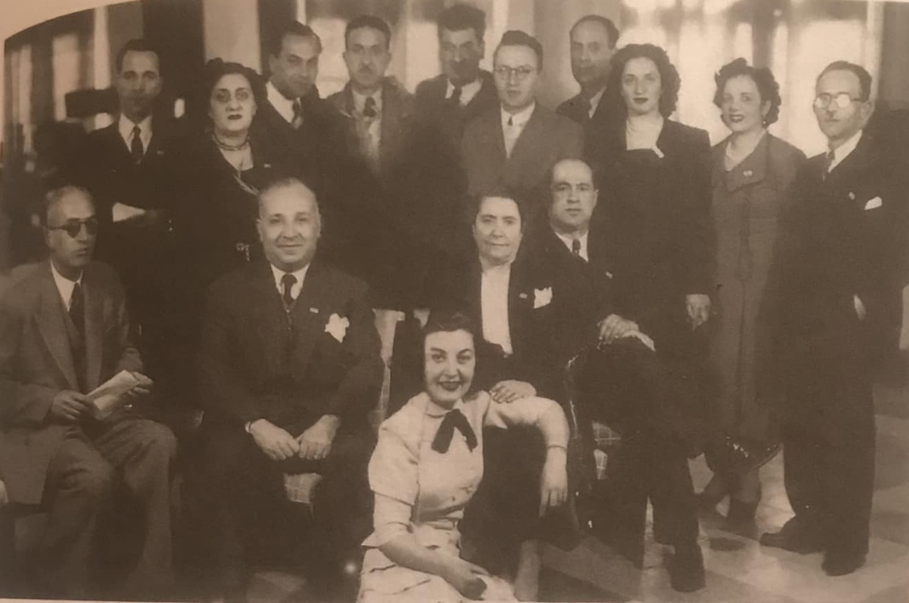 فريق من الأعضاء المؤسسين لجمعية المستوصف الخيري بدمشق عام 1947