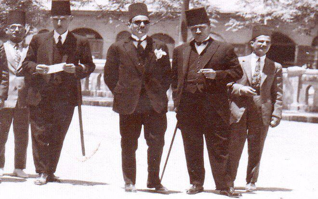 إبراهيم هنانو مع بعض أعضاء مجلس النواب بدمشق في ثلاثينيات القرن العشرين