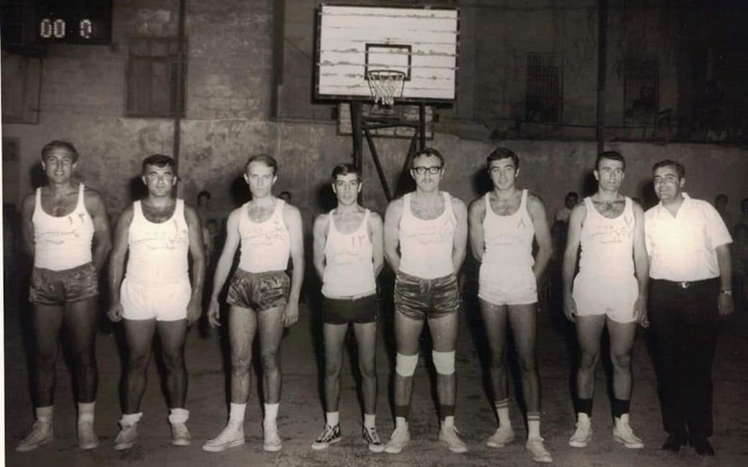 لاعبون في نادي الشبيبة الرياضي بحلب عام 1967