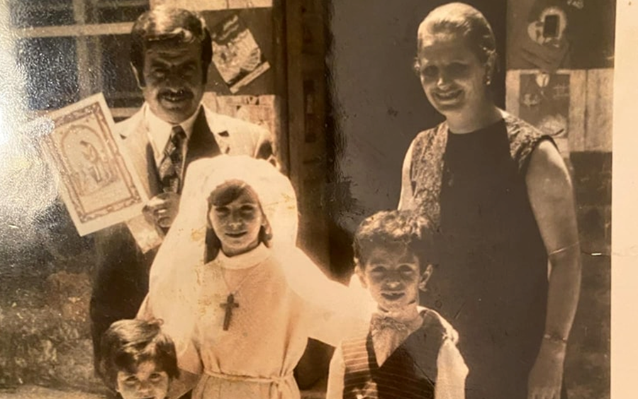 من داخل كنيسة الأباء الجيزويت في حمص عام 1972م