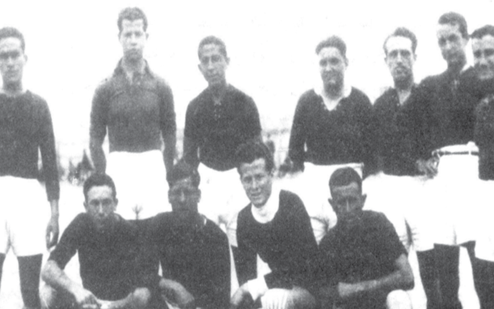 فريق النجمة الحلبي في مباراته مع نادي قاسيون الدمشقي عام 1940