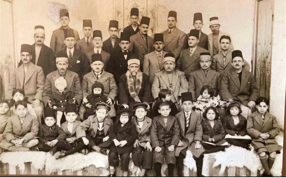 لفيف من عائلة كيالي في حلب عام 1934م