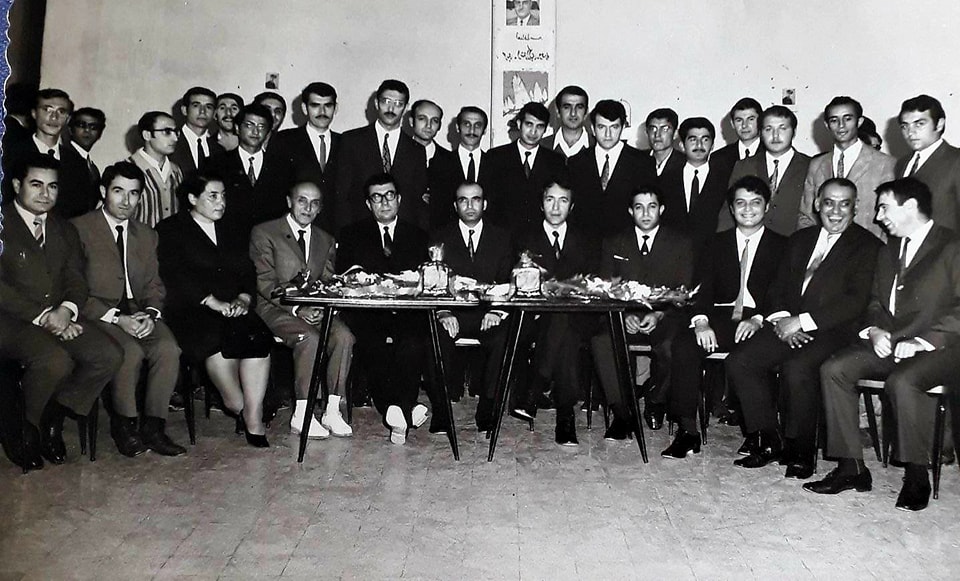 صورة تذكارية من داخل مقصف كلية العلوم بجامعة حلب عام 1971م