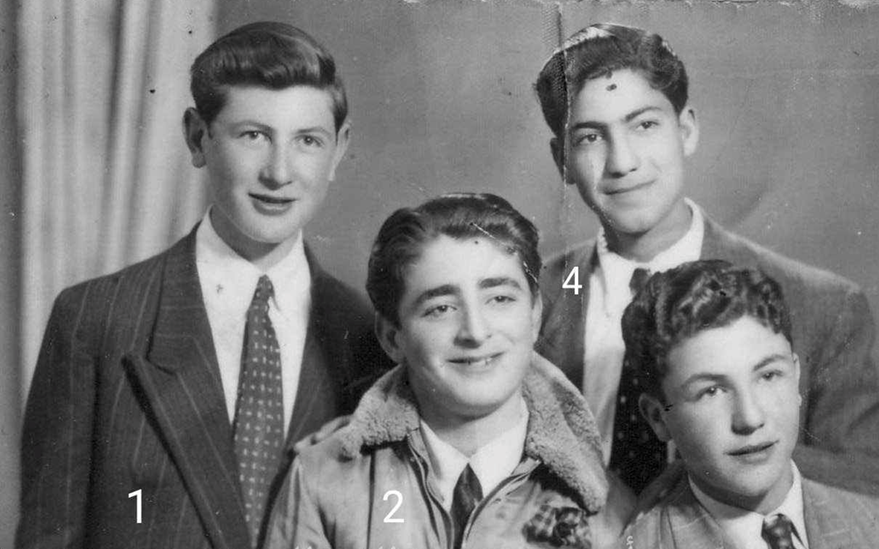 طلاب في المدرسة الأرثوذكسية بحمص عام 1951م