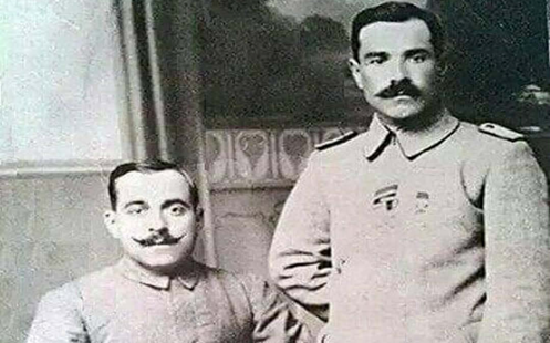 الجنديان محمد أمين البيك و محمد عزت البيك أثناء السفر برلك عام 1915